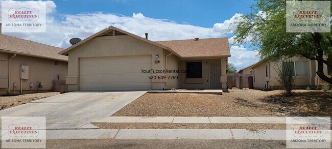 Photo - Valencia Rd & Headley Rd 3/2 - Coming Soon - All tile floors and updated kitchen