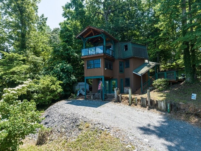 Photo - 125 Shirley St