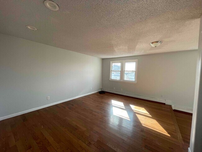 Photo - 161 Seaview Ave