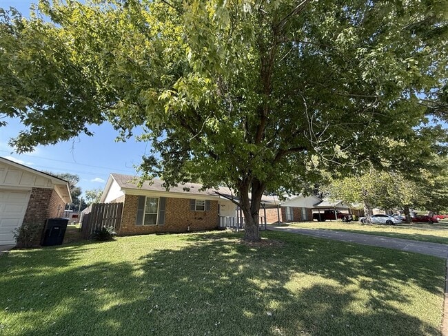 Photo - Beautiful 3 bedroom 2 bath home for lease ...