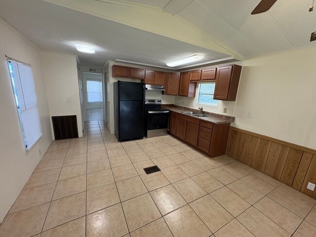 Photo - Tavares 1 Bed 1 Bath Waterfront Mobile Home Unit 8