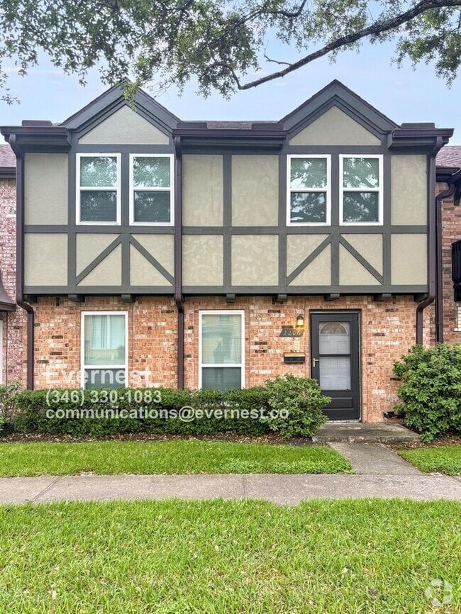 Building Photo - 2206 Shadowdale Dr Rental