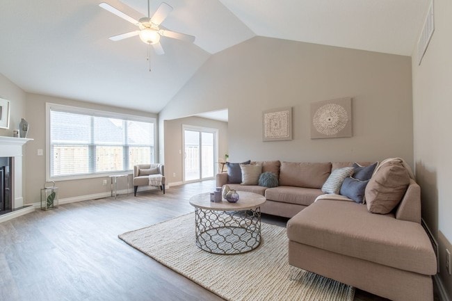 Woodland Hills Villas