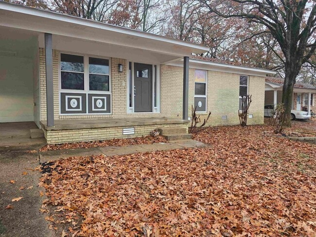 Photo - 109 S Longfield Ave