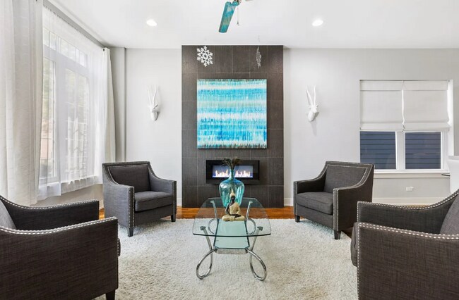 Photo - 544 E 46th Pl House