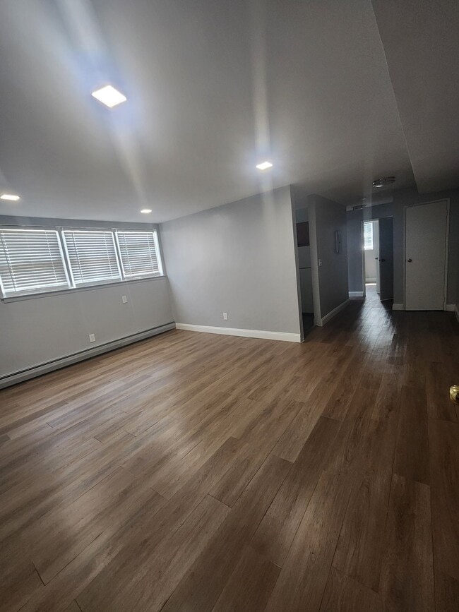 Photo - 364 Williamson St