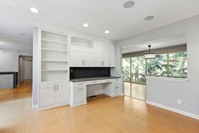 Photo - 2640 SW Vista Dr