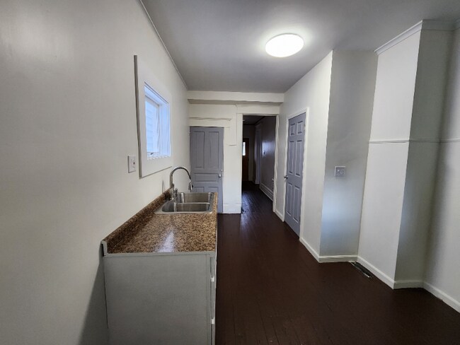 610 Bell Ave