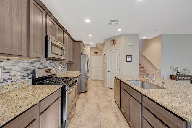 Photo - Beautifu 2 Story 4 bedrooms 2.5 baths located in Mountain Edge Southwest