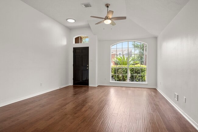 16014 Lakestone Dr