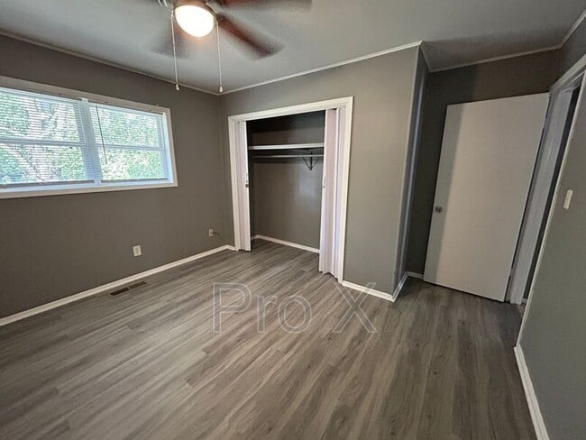 Photo - 8827 Country Club Dr