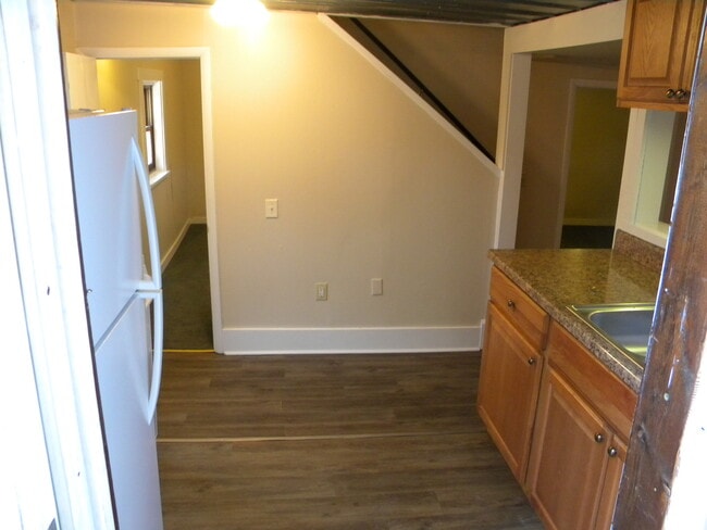 Entering from outside - 21 W Carpenter St Unit 21 Carpenter - Downstairs