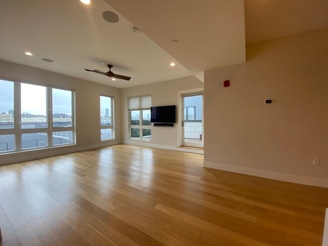 Photo - 488 Dorchester Ave Unidad 2B