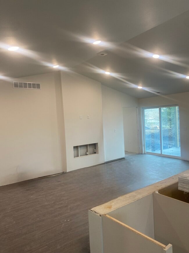 Photo - 12 Huntington Dr