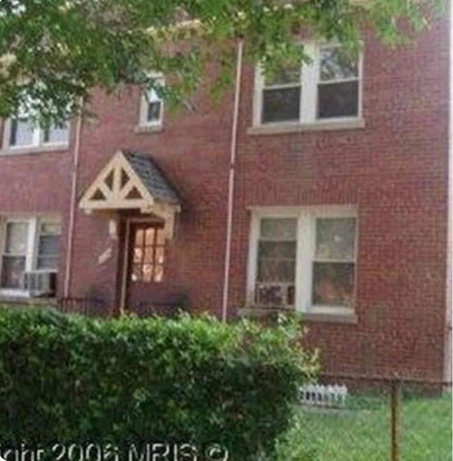 Building Photo - 1424 Staples St NE Rental