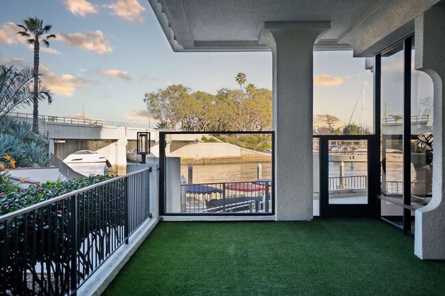 Photo - Waterfront Lifestyle Living Unidad G