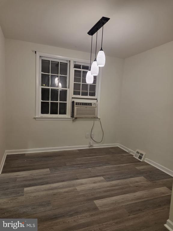 Photo - 1228 Elson Rd