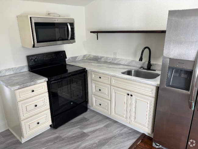 Building Photo - 6816 Sherman St Rental