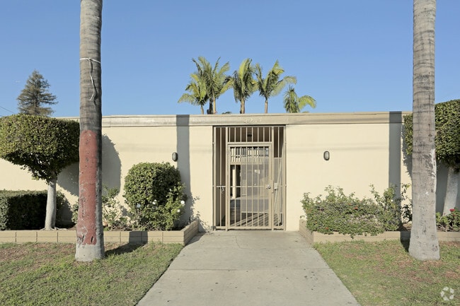 4217 Carlin Ave - 4217 Carlin Ave