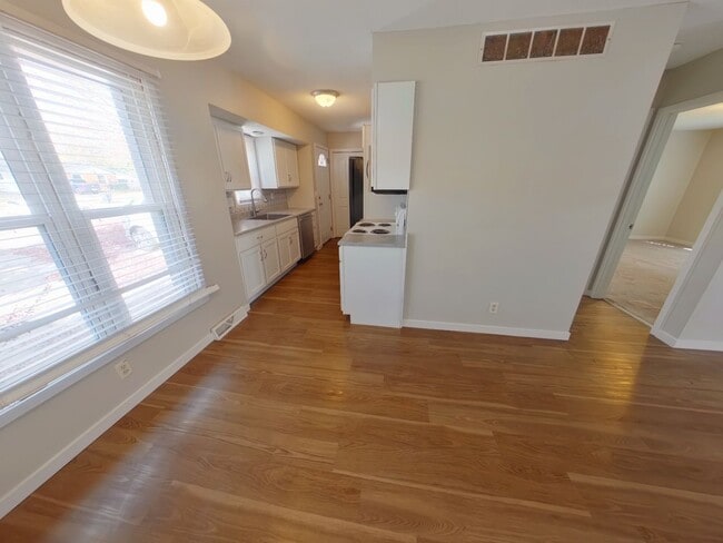 Photo - 1224 Richmond St