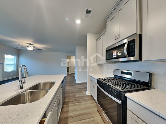 Photo - 230 Maxwell Dr