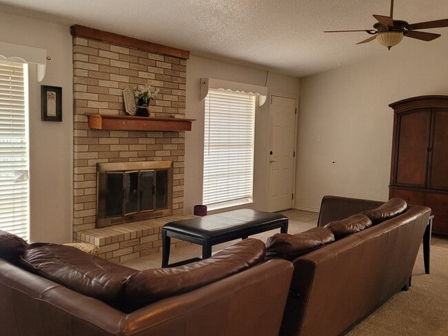 Photo - 1743 56th St