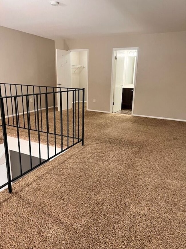 Photo - 1043 Scarborough Ct Unit K2