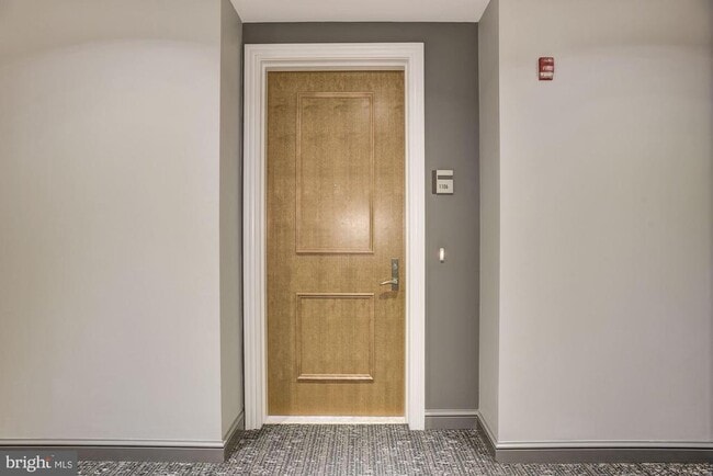 Building Photo - 11990 Market St Unit 1106