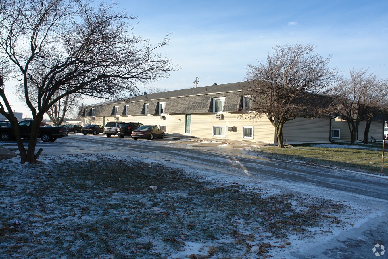 Photo - 2007-2009 W 1st St