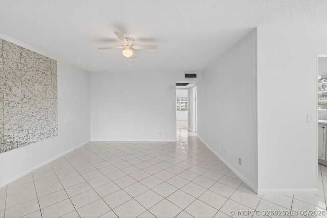 Photo - 360 Fanshaw I