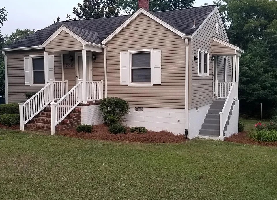 Photo - 705 Veterans Dr