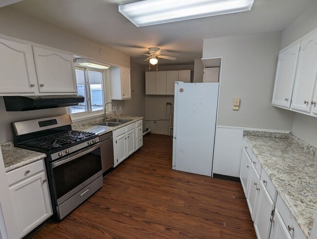 Photo - Avon Lake Ranch with Fresh Updates, Vaulted Ceilings, and More!