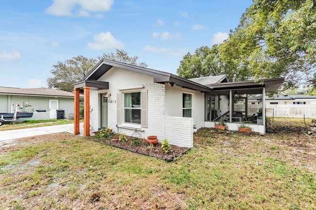 Photo - 1813 Chinaberry Dr