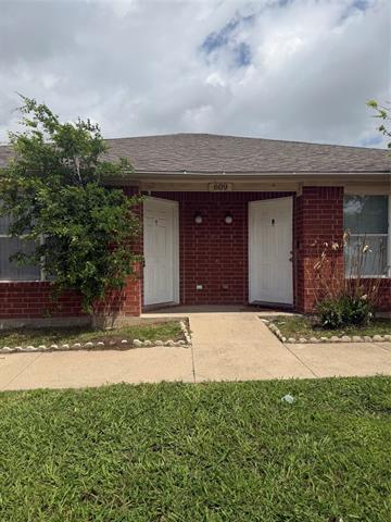 Building Photo - 609 Kings Way Dr