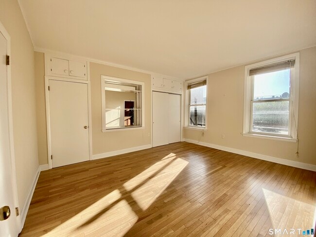Photo - 268 College St Unit 2R