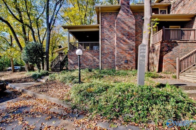 Photo - 3018 Live Oak Ln SW