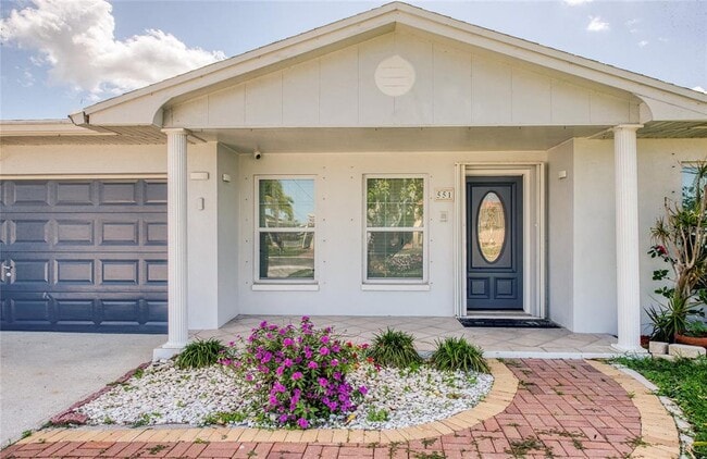 551 Crystal Dr
