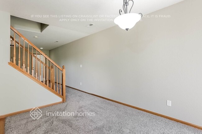 1320 Bluebird St