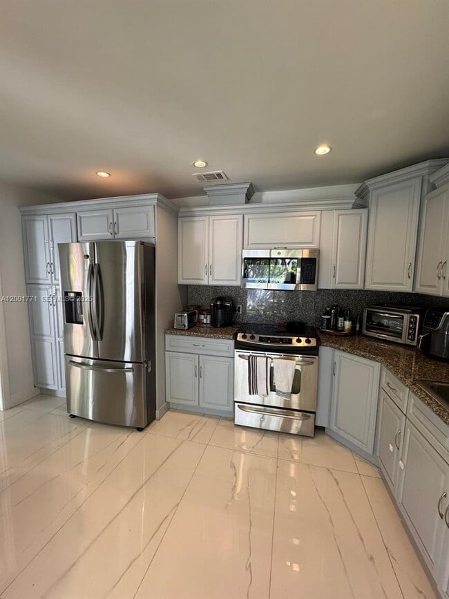 Photo - 230 Cranwood Dr