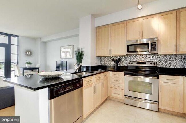 Photo - 437 New York Ave NW