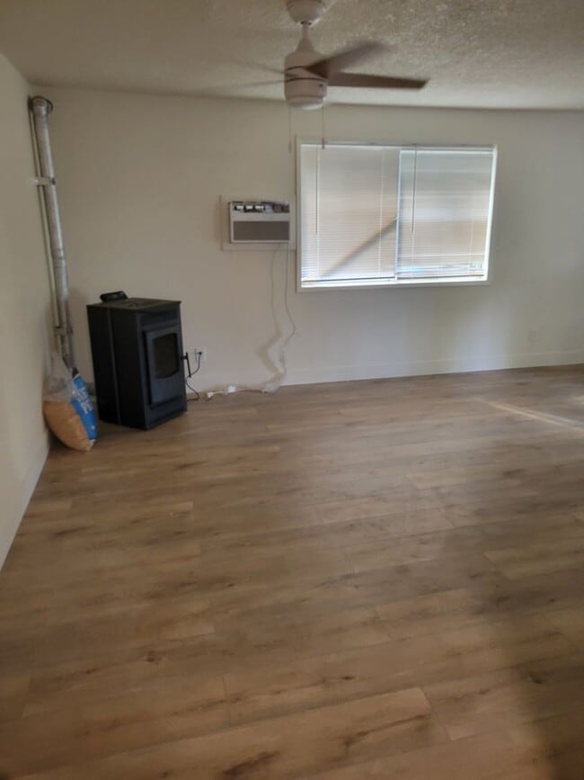 Photo - 3 bed/2 bath