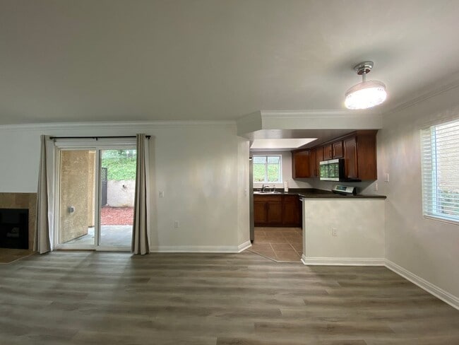 Photo - Beautifully Renovated 1-Bedroom Condo in R...