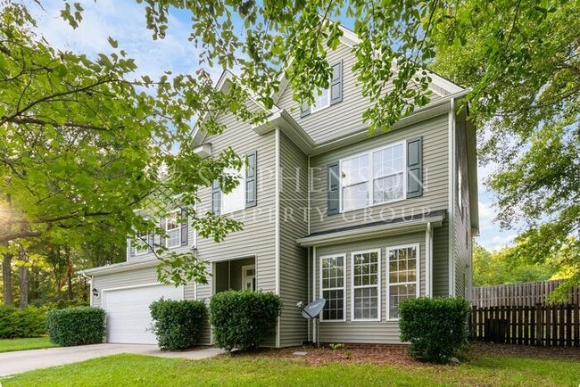 Photo - 405 Abbeydale Way