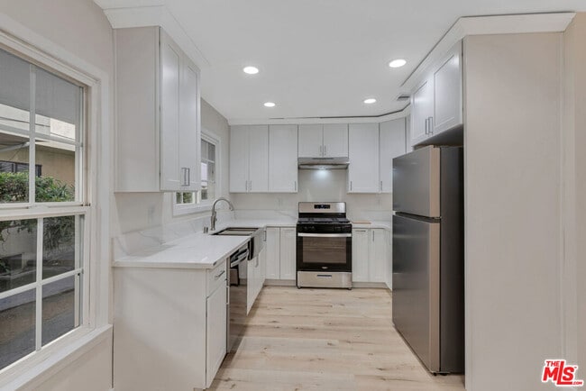 Photo - 853 S Bedford St Unit 4