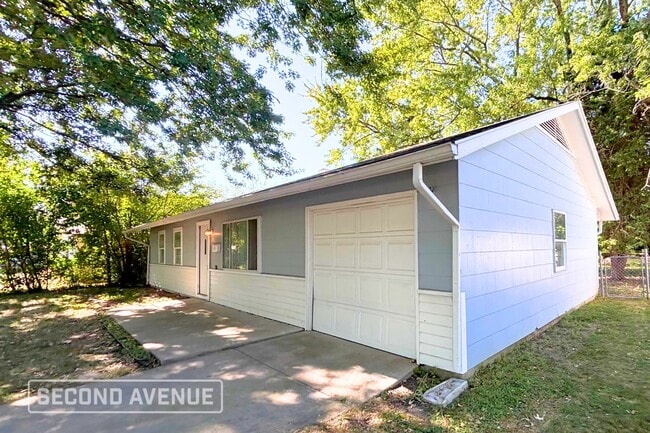 Building Photo - 735 Witherspoon Dr