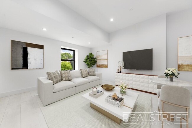 Photo - Stunning Brand New 3 Bed in Landmarked Townhouse Unidad 3A
