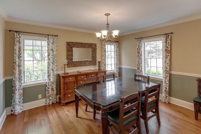 Photo - 502 Juniper St