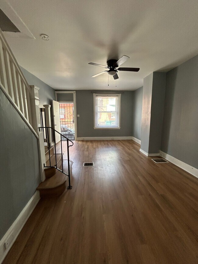 Photo - 2817 N Stillman St