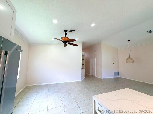 12390 Boneventure Dr