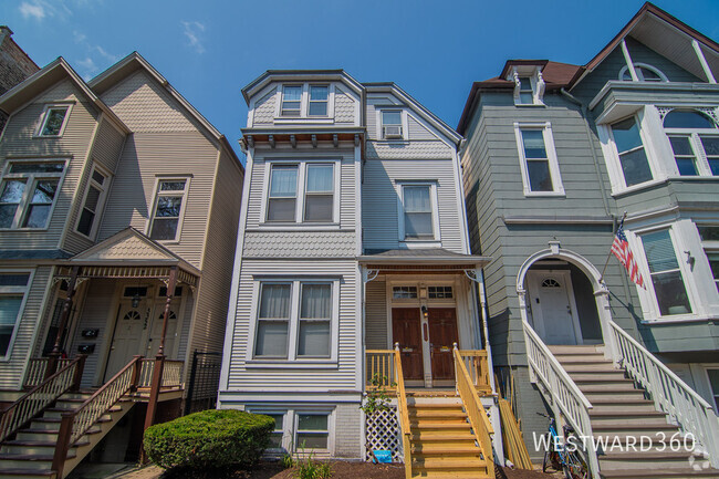 Building Photo - 3356 N Kenmore Ave Unit 1 Rental